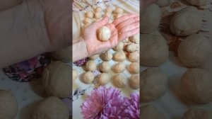 Печенье 🍪 из цельнозерновой муки со сливовым джемом и кунжутом.