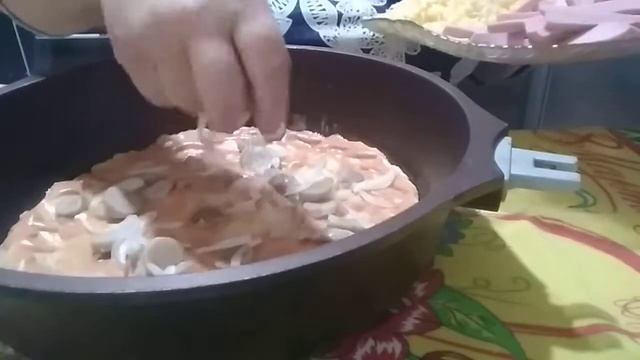 Пицца быстрая, тесто на майонезе.