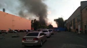 пожар за супер маркетом Ашан горит склад на Петропавловской Борщаговке. + видео в конце с дрона