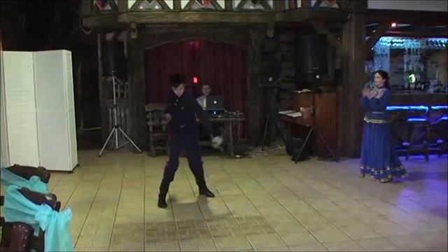 Казачья Лезгинка - Танец с саблями. Русские народные танцы. Русские развлечения.