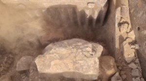 Строительство, карьерная дробилка в действии