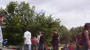 Девушка исполняет под гитару Крематорий - Лепрозорий