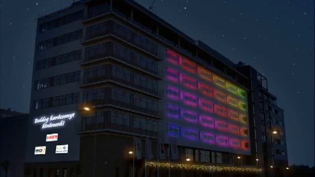 Праздничная иллюминация на здании - радуга смотреть онлайн