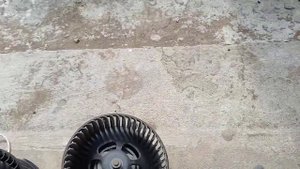 разобрал весь Рено Сценик,чтоб заменить мотор отопителя