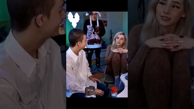 ИВАН ЗОЛО СО СВОЕЙ НОВОЙ ДЕВУШКОЙ!!! ИВАН ЗОЛО ЛЮБИТ НЕКОГЛАЯ?? ИВАН ЗОЛО И НЕКОГЛАЙ СТРИМ!!! смотреть онлайн