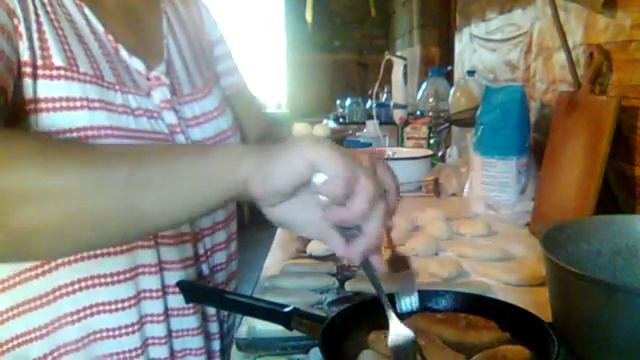 #Пышные_пирожки  #НЕЖНОЕ_ТЕСТО  ( с горохом ). #ЖАРЕНЫЕ_ПИРОЖКИ