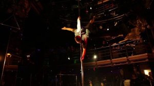Роман. Мужской Pole dance. Акробатика на пилоне