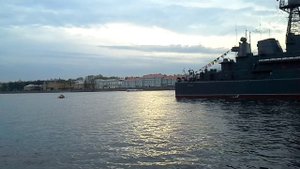 Военные корабли на рейде в Санкт-Петербурге.