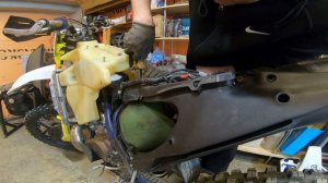 Замена подрамника на Husqvarna TE250i