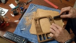 Мерседес 190 Реставрация дерево салона,вырезаем отверстие под кнопки.How to make cutouts for button