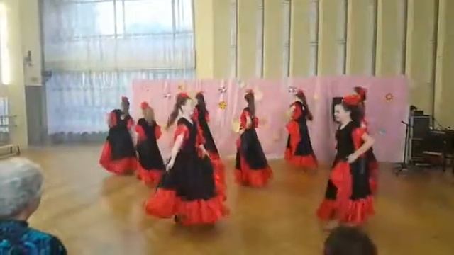 Испанский танец (пасодобль).