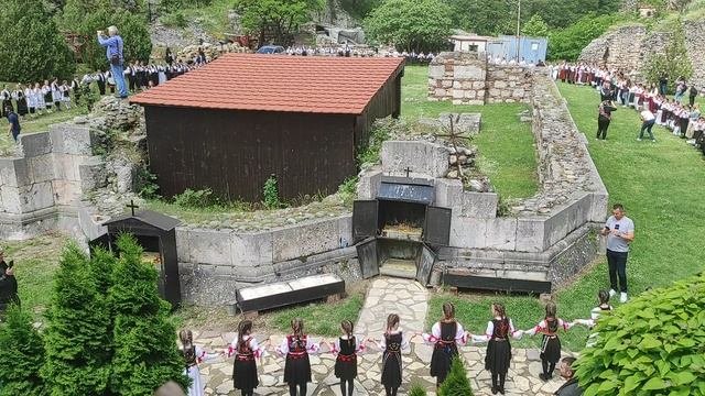 Српско коло усред Призрена, Косово и Метохија, Србија.