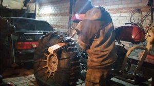 Болотоход Каракат из ИЖ ПЛАНЕТА 5 делаем колеса шипованные.