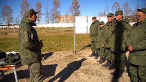 Губернатор прибыл в военную часть в Екатеринославке
