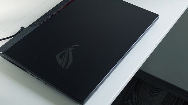 Asus ROG Strix Scar 17 G733 - devine bun gamingul pe laptop? (review limba română) смотреть онлайн