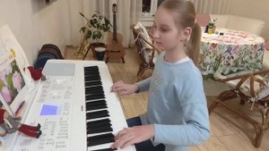 Мишель Легран "Осенняя грусть" на пианино в исполнении Кухар Лады:)