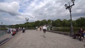 Как пройти на Хиппятник, Чаепитие к дубу в Царицыно