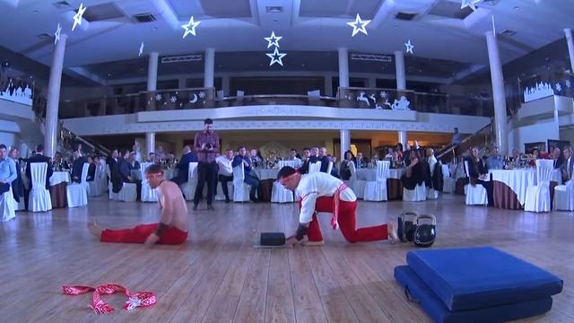 Акробатическое силовое шоу