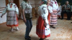 Брянская обл., Унечский р-н, с. Белогорщ. Пляска "Барыня". 2012 г.