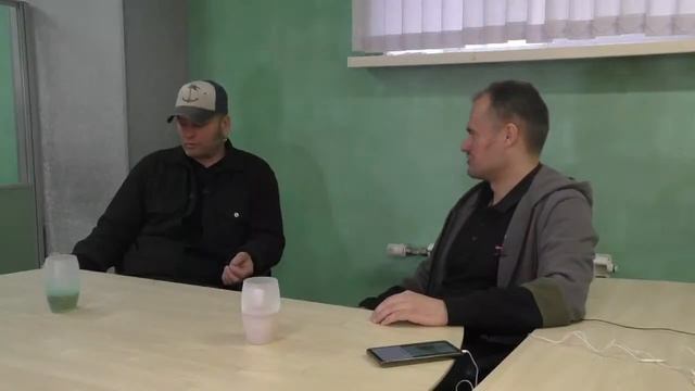 Как отвлечься от негативных новостей и начать общаться с людьми смотреть онлайн