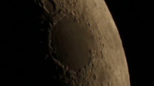 Mond durch SkyWatcher Explorer 150/750 PDS auf EQ5 / Moon seen through SkyWatcher 150/750 on EQ5