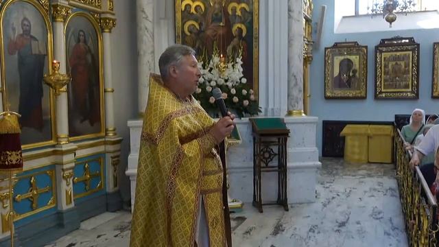 Божественная литургия в Свято-Духовом соборе в день памяти священномученика Вениамина Петроградског смотреть онлайн