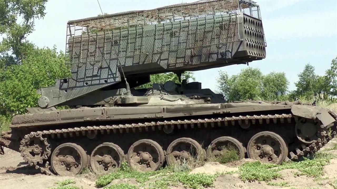 Репортаж из Луганской народной республики, где побеждать врага помогает ТОС "Солнцепек"
