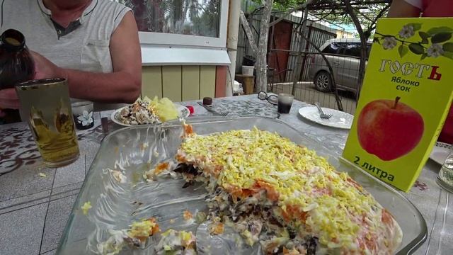 ДЕНЬ РОЖДЕНИЯ на ДАЧЕ в БОЛЬШОМ кругу РОДСТВЕННИКОВ смотреть онлайн