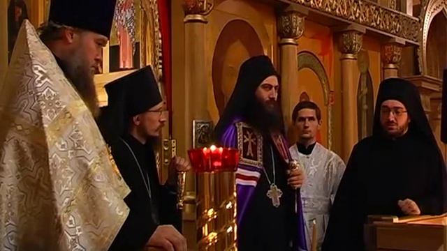 Икона Божией Матери «Троеручица» доставлена с Афона