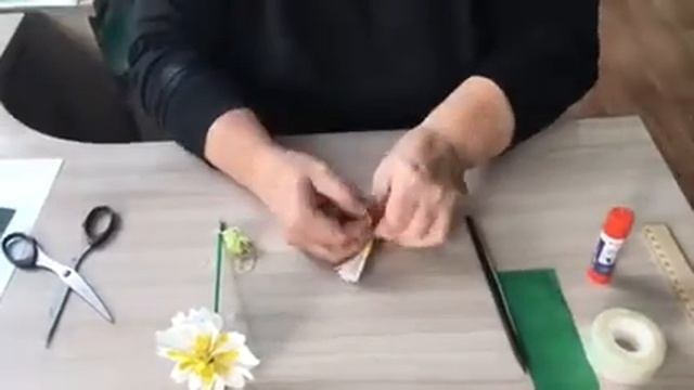 Ромашка из цветной бумаги смотреть онлайн
