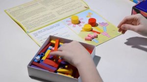 Альбом "Вместе весело играть" для логических блоков Дьенеша и палочек Кюизенера от компании Корвет