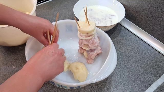 Так просто и вкусно, ни одно застолье не обходилось без курицы на шпажках