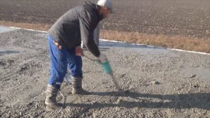 Заливка межэтажной монолитной плиты и лестниц