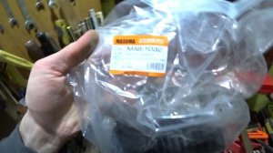 Замена стоек амортизаторов на Lexus IS 250.