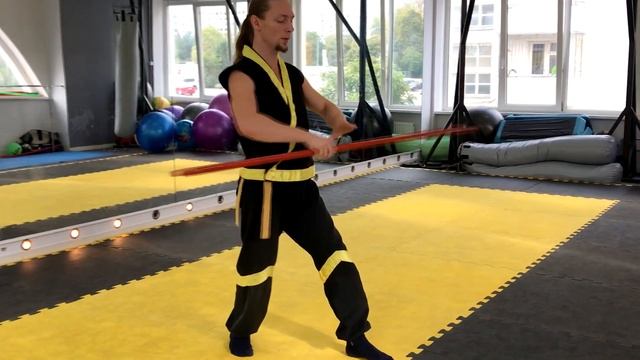 Комплекс упражнений с шестом №2. Для разминки и развития координации движений