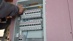 ЭЛЕКТРОПРОВОДКА и электрощиток в доме своими руками | КАК Простроить Дом?