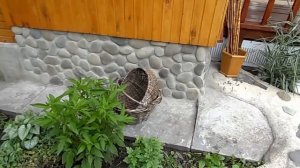 Отделка колодца и цоколя дома речной галькой Дачный мастер на все руки