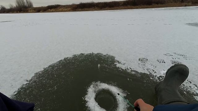 Рыбалка на жерлицы! Первый лёд 2018-2019!Рыбалка в Рязанской области! смотреть онлайн