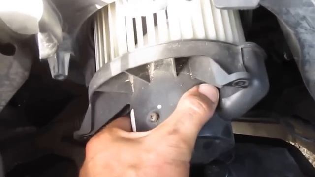 Replace Lincoln Town Car Blower motor смотреть онлайн