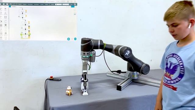 Techman Robot | A Robot So Easy to Program, a Kid Can Do It! | EandM смотреть онлайн