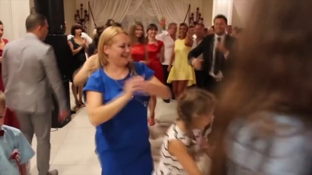 Поёт Валерий Сёмин. "ТРИ-ЧЕТЫРЕ" смотреть онлайн