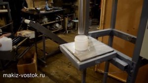 Весовой дозатор МФ-05-ВП для пылящих продуктов. Точная фасовка муки и порошков.