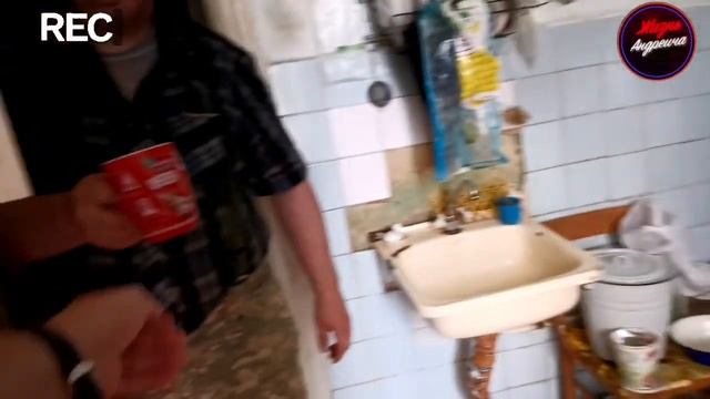 Поехал к Бабушки "Старице" дарить подарок. смотреть онлайн