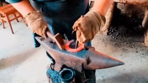 Сделал подкову за 6 минут! В сельской кузне