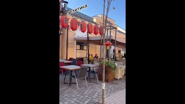 НАШ ВЛОГ!) ПРОГУЛКА И КАФЕ! *интересный и смешной влог, смотрите до конца смотреть онлайн