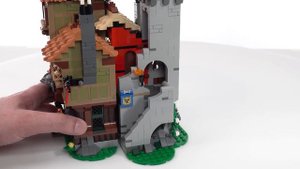 LEGO Icons Medieval Town Square 10332 review! Castle fans are living well today