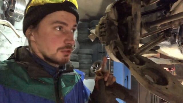 36: MERCEDES W124 СЪЕХАЛ С ПОДЪЕМНИКА НО ПЕРЕСТАЛ ЗАПУСКАТЬСЯ! ДРИФТ В ПОТОКЕ смотреть онлайн