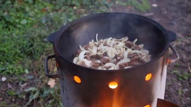 Жаркое из дичи по-охотничьи. В казане на костре