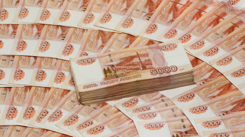 Товаров хватит всем: На поддержку российской экономики власти выделят триллион рублей