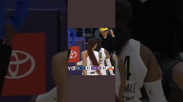 Dallas Wings Star Arike Ogunbowale destroys absolutely destroys the scorers table after violation.